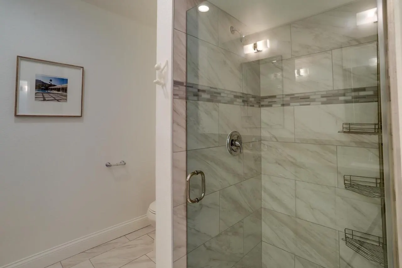 Sunny Palm Springs Townhome With Pool Access! USA
